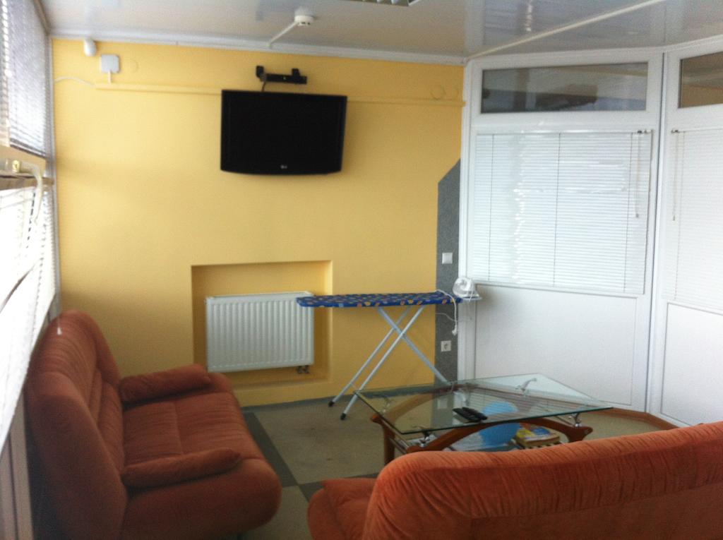Molodizhniy Hostel Lviv Bagian luar foto